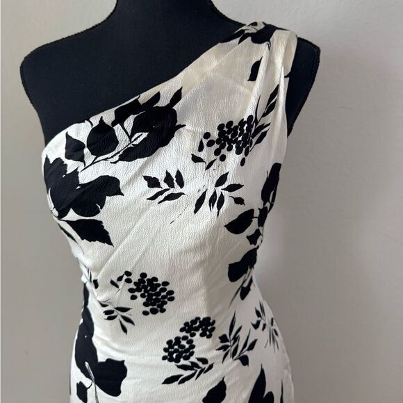 Carmen Marc Valvo 100% Silk One Shoulder Floral Maxi Dress Women’s Sz 8 Formal - Picture 2 of 9